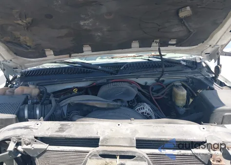 2001 Chevrolet Silverado 1500 Ls z USA, uszkodzony, nr VIN 2GCEC19V611365497